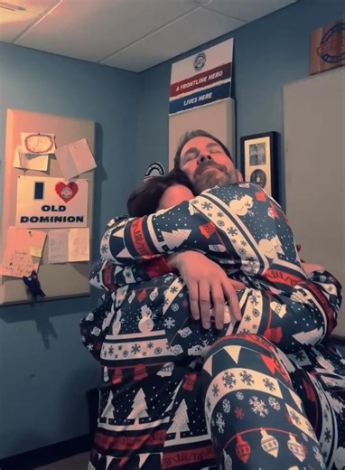 Brian and Chrissy share a very special Christmas message for their amazing listeners 🎄🎁 | Country 107.7 WGNA FM