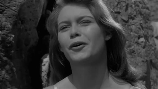 Brigitte Bardot - Manina, la fille sans voiles (1952) Film complet en français(720p)