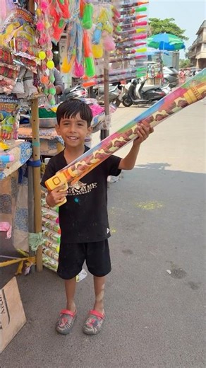 Yuvi ne ki holi ki shopping 🛍️ #shorts #ytshorts