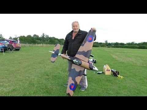 RC MAIDEN VQ WARBIRDS HAWKER HURRICANE ASP 61 FOUR STROKE - DEANO & RICK AT CMAC - 2015