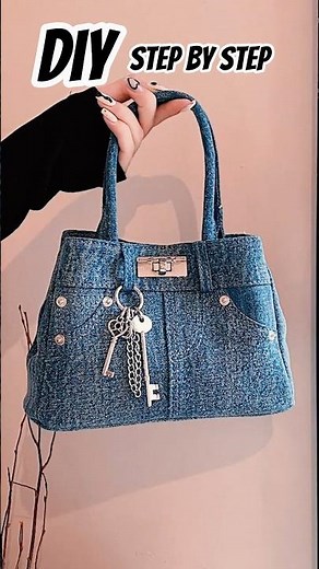 DIY Designer Bag for $0? 💎 Easy Upcycling Tutorial 🧵 #casualbag #diybag #bagsewing #jeansrecycle