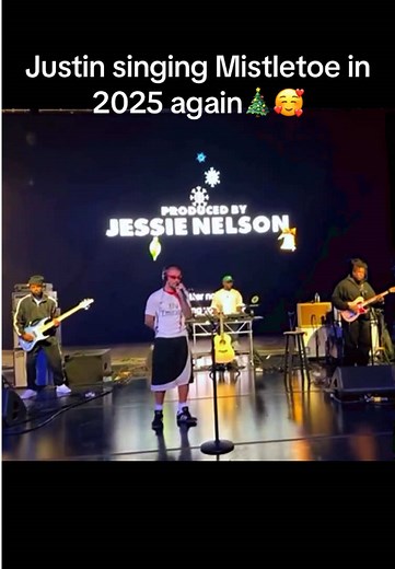 Justin Bieber Performs Mistletoe Live in 2025