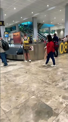 Alicante Airport - arrivals #spain 🇪🇸✈️
