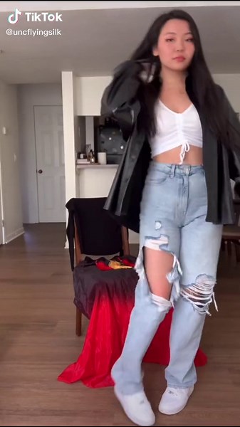 our dancers are def in the hot seat 🥵🥵#fyp #unc #dance #chinesedance #chinese