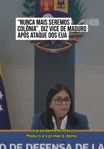 A vice-presidente da Venezuela, Delcy Rodríguez, afirmou que o país não se renderá aos Estados Unidos, apesar da operação militar que culminou na captura de Nicolás Maduro. A manifestação aconteceu neste sábado (3/1). “Estamos prontos para defender a Venezuela e os nossos recursos nacionais e energéticos”, disse Delcy durante reunião no Conselho de Defesa do país, em Caracas. Em meio a incertezas sobre o futuro político do país — do qual Donald Trump já anunciou que os Estados Unidos vão assumir