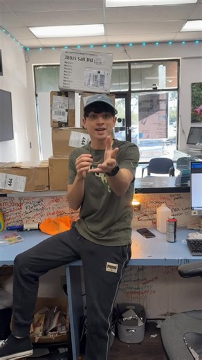 Kyle martin on Instagram: "REPAIR UNBOXING!! Thanks for sending me stuff to fix!! #Tech #unboxing #repair #business"