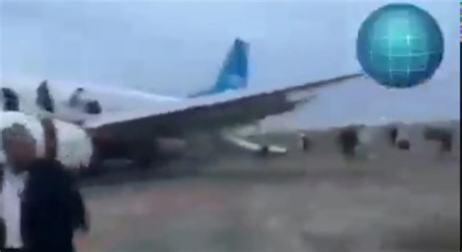 Afghanistan, Boeing 737 Ariana Afghan Airlines esce di pista a Kabul: passeggeri salvi