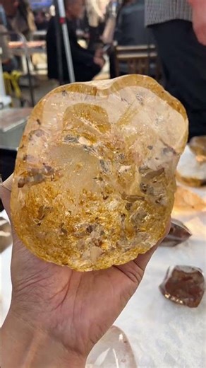 Exploring a Stunning Natural Crystal Raw Stone！