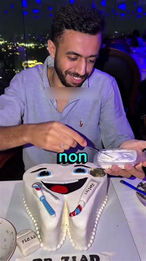 Torta di compleanno per i dentisti🤯