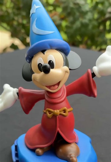 Here’s a sneak preview of our amazing new 2026 D23 Gold Member Premium Items! 🎉 Check out these can't-miss new items (plus plenty of other exciting announcements from D23) at the link in our bio!