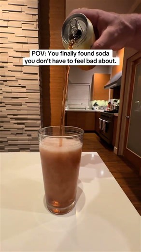 Enjoy the taste of soda without the guilt with Bloom Pop RootBeer Float Prebiotic Soda