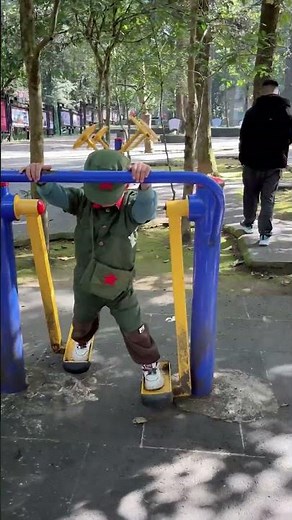 Is the kid curious or competitive? 😂 #Dad with kid #Cute kid at home #Daily walk with kid