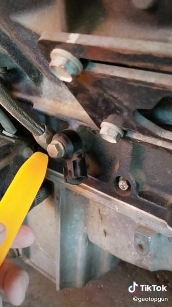 Different knock sensor location on Gen 3 and Gen 4 LS Engines #DisneyPlusVoices #fypシ #fyp #foryou #yourpage #howto #tips #tipsandtricks #engine #lsengine #mechanic #share