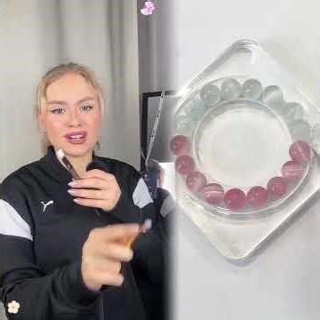 We're opening our Advent calendars 😝 DAY 7/24 #unboxing