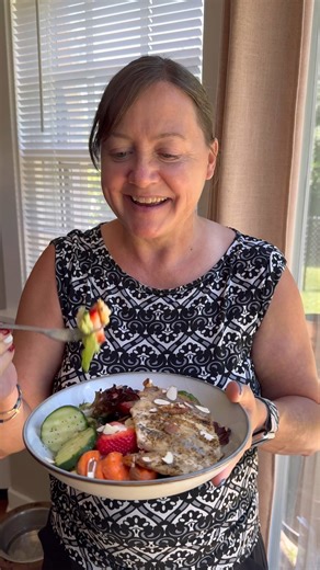 4.6K views · 36 reactions | Dexcom Warrior Biz shares one of her favorite summer dishes – grilled chicken salad! Learn more about how Dexcom G7 can help you make informed food choices for your diabetes management here: https://www.dexcom.com/en-us/all-access/managing-diabetes/food-and-diabetes And to upgrade to Dexcom G7 today, visit: https://bit.ly/DexcomG7_ | Dexcom | Facebook