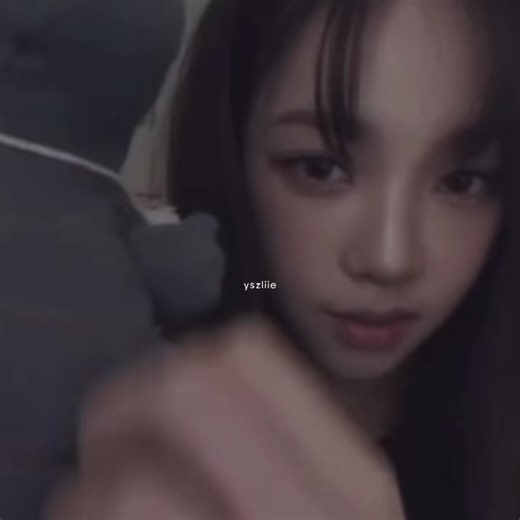 Kpop ASMR: Relaxing Scratching and Brushing Sounds