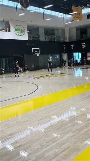 Luka Doncic vs JJ Redick halfcourt competition #lakers #lukadoncic #luka