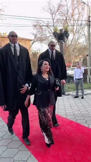 Model Walk with Short Security | Comedy Sketch