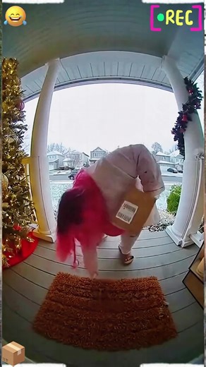 Porch exploding package box with glitter🏳️‍🌈✨🦄#porchpiratecaught #glitter #package #prank #fyp