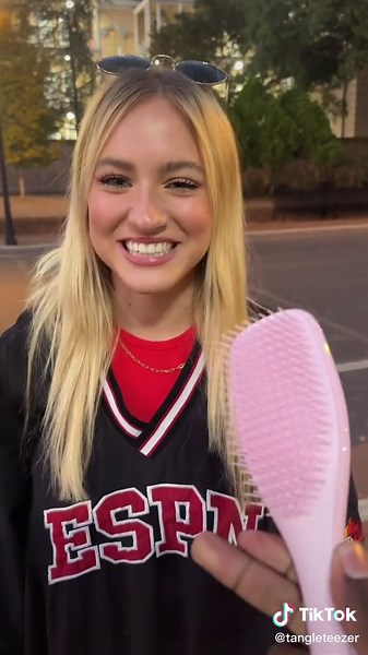 Is Your Hair Tangled? Tips for Tangle-Free Hair