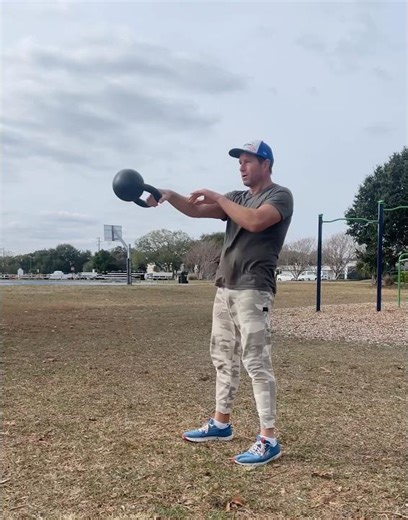 How to Do Hand to Hand Kettlebell Swing
