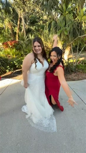 Cat • Out Of The Gold And Blue on Instagram: "my girl made WHOLE PLACE SHIMMER 👰🏻‍♀️ December bride 🥹 #bridesmaid #azaziebridesmaid #christmasbride #weddingday #weddingtransition"