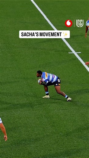 It’s not fair! This goes against everything we coach young players to do😭1. Lateral running.2. Ball in one hand.3. Running away from support. But because it’s Sacha it looks like a Gazelle moonwalking in the Savannah 🔥