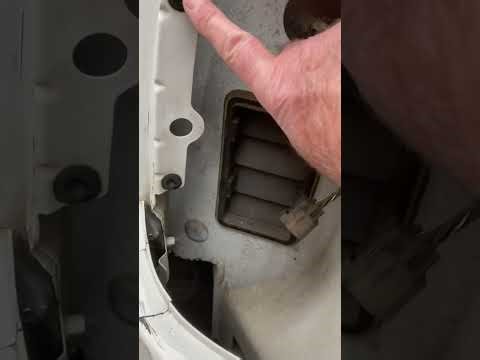 Freelander 2 Replacement Rear Light Cluster / bulb change - Land Rover + T-Cutting scratched bumper