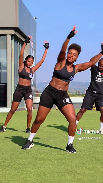 Knee-Up Workout: Strengthen Your Core and Tone Up