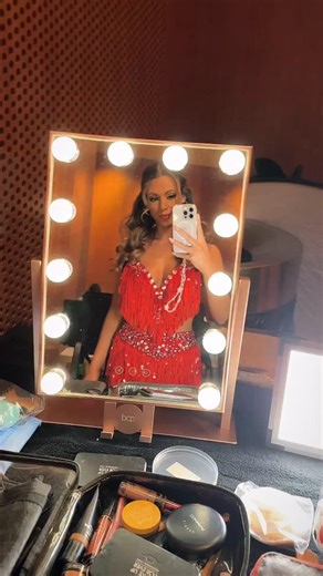 &… READY! 💃🏻 9:15PM!!!! #thedance #nye @abc7chicago | Cheryl Scott ABC7