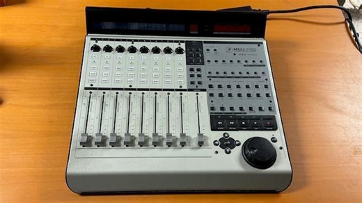 Used Mackie MCU Pro USB & MIDI - Sweetwater's Gear Exchange