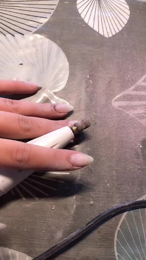 Gel Nails Guide: Techniques and Tips