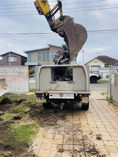 Boss said ‘fill ‘er up’… didn’t specify with what! 😂🚜💥 #Oops #sorrynotsorry #FullBucketChallenge #HeavyLoad #DemolitionLife #KomatsuVibes #oops #sorry #sorrynotsorry #fullbucketchallenge #heavyload #demolition #komatsu