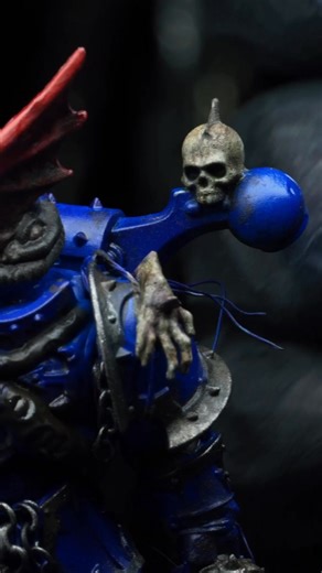 Applying grime to a miniature is not just about flooding the model with enamel and then removing it. It’s better to control the application and remove it deliberately, resulting in more controlled grime effects that read correctly and make sense aesthetically. The Lords of Chaos bundle comprises 2 courses, focusing on the nightmarish Night Lords and the debauched Emperor's Children, each comprising 4 in-depth episodes.⁠ ⁠ Included in the bundle are 3 Villainy Inks used in these courses: Goon's G