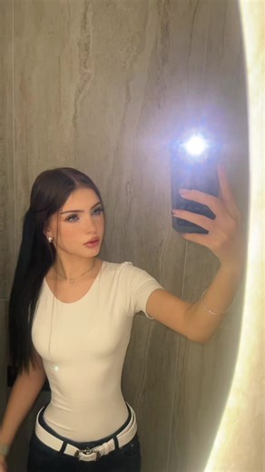 Video van поля (@apolsttyl) over Work Hard, Play Hard