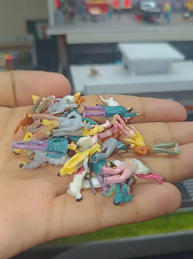50 Pieces of Miniature People for Diorama Projects