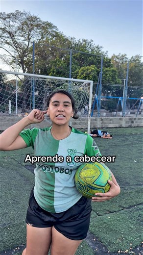 Tutorial on how to head the ball💯🥲😃 #viralreels #viralshort #humor #football #soccer #viral