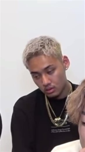 眠そうな人がいたら誰よりも早く気づくあっちゃん。#コムドット #コムドット歌詞動画 #コムドット切り抜き #やまと #ひゅうが #あむぎり #ゆうた #ゆうま #世界でいちばん頑張ってる君に #優しい