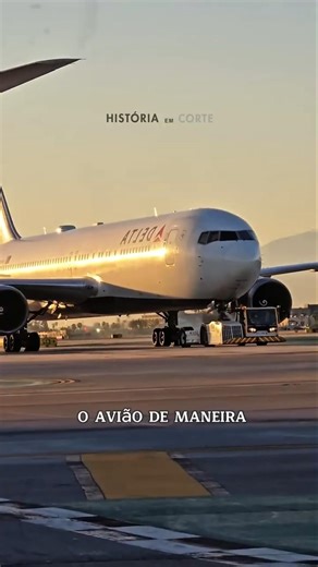 The pilot knows if something is wrong with the plane! #airplanes #aviation #curiosity