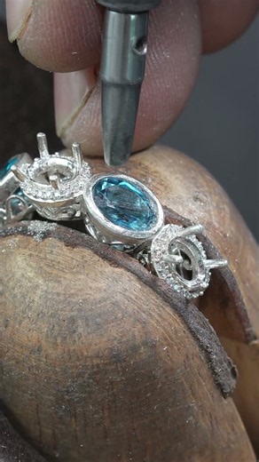 Detail on This Gemstone Is Incredible #shorts #jewelry