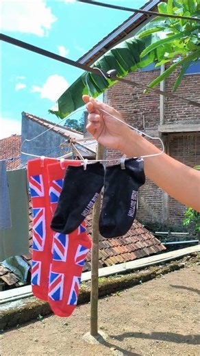Simple & Smart:DIY Laundry Hack Using Plastic Bottles!