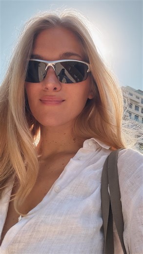 Cindy TWOS on Instagram: "Je vous en parlais en story. Essayons quelque chose de nouveau… Mon but n’est pas de quitter YouTube (youtubeuse for life 🤍), mais plutôt de proposer ici mes vidéos en 3 à 4 fois plus courtes. L’idée, c’est de les faire découvrir à celles qui ont la flemme des vidéos de 20 minutes. Et puis, si l’envie vous dit, la version longue est dispo sur YouTube 😉 Vous en dites quoi ?"