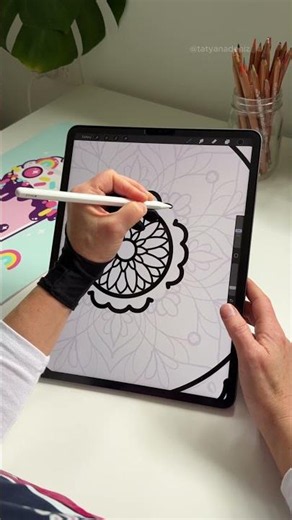 Drawing mandala art with my smooth line brush for Procreate