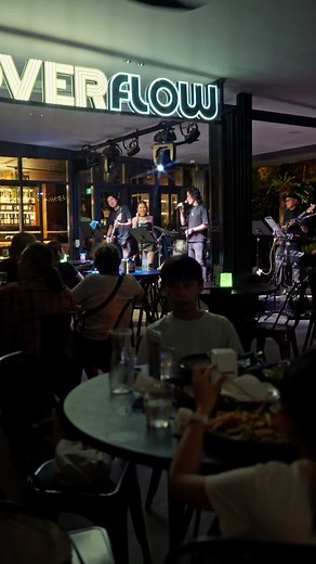 A lively saturday night as both Kevin and Maia did their resition of 你最珍贵. #overflowsg #changiairport #liveband #livemusic #sgliveband