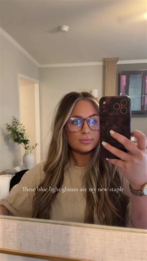 Lyndee LeBourgeois (@lyndeedebetaz)’s videos with Revolving Door X Everyday - dannybedettimusic