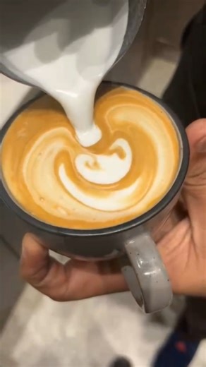 I will try to larze tulip art coffee #coffee #espressoyourself #barista #espressolover #latte #food