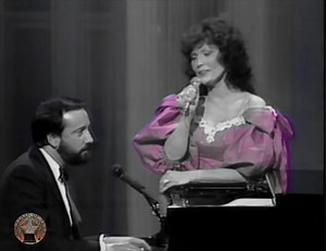 Loretta Lynn and Ray Stevens performing a Patsy Cline Tribute Medley live on a 1983 television special celebrating the 25th Anniversary of the Country Music Association. | Stone Cold Country
