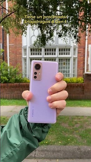 Este es el Xiaomi 12, buenas fotos y buen rendimiento.