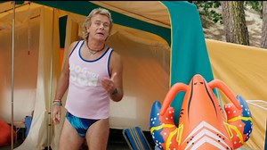 De la James Bond Girl à Borat: retour sur les maillots de bain qui ont marqué l'histoire du cinéma - RTBF Actus