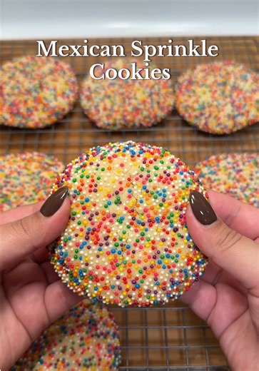 Mexican sprinkle Cookies Ingredients - 1 cup unsalted butter (softened) - 3/4 cup sugar - 1/4 cup powdered sugar - 1/4 tsp salt - 1 tsp baking powder - 1 tsp baking soda - 1 egg - 1 tsp vanilla extract - 2 cups & 1/4 cup all purpose flour - Sprinkles Bake at 350F for 15-17 mins #cookies #dotcake #mexican #pandulce #cskitchenn